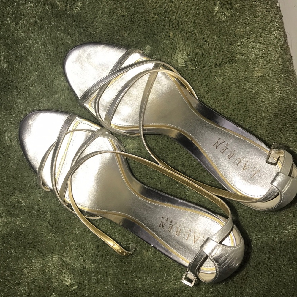 Classy silver Ralph Lauren heels💕